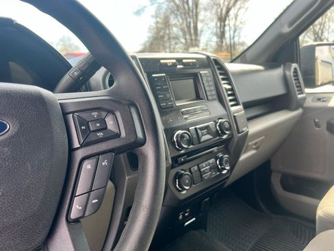 Used 2015 Ford F150 XLT AWD/4WD image 11