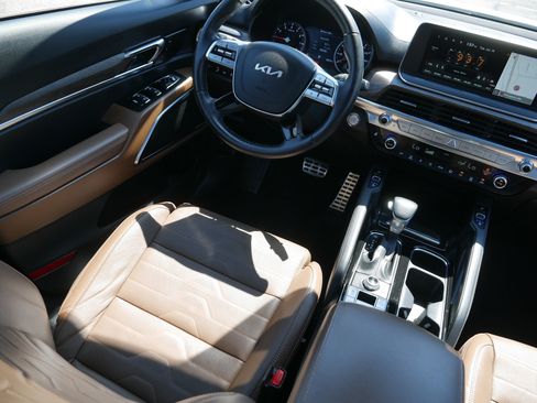 Certified 2022 Kia Telluride SX w/ SX Prestige Package AWD/4WD image 9