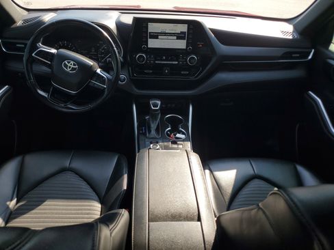 Used 2021 Toyota Highlander XSE AWD/4WD image 16