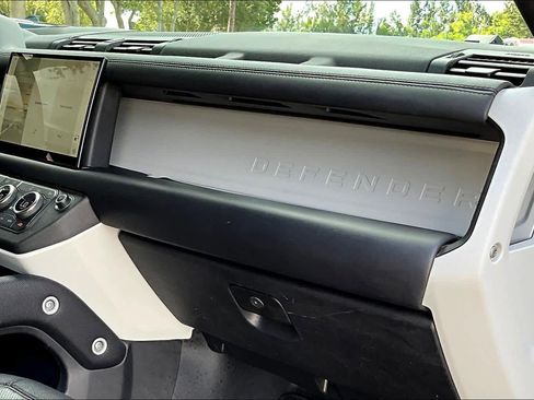 Used 2022 Land Rover Defender 110 X-Dynamic HSE image 18