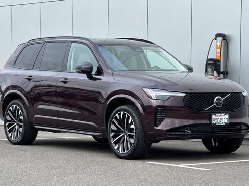 Certified 2026 Volvo XC90 T8 Ultra w/ Lounge Package AWD/4WD image 7