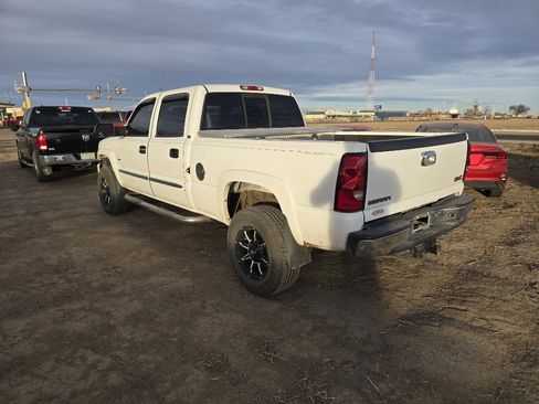Used 2004 GMC Sierra 2500 SLT w/ Heavy-Duty Power Package image 7