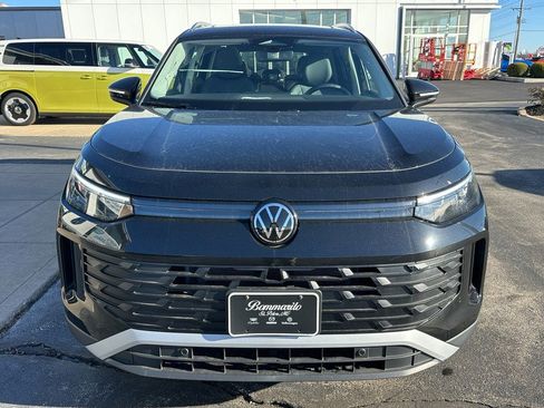 New 2025 Volkswagen Tiguan SE image 5