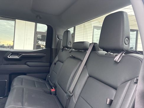 Used 2024 GMC Sierra 1500 SLT image 5