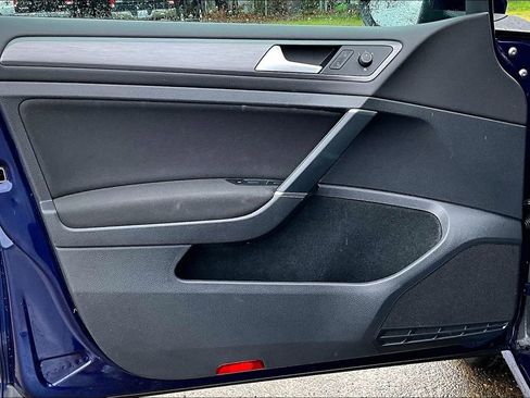 Used 2019 Volkswagen e-Golf SE image 23