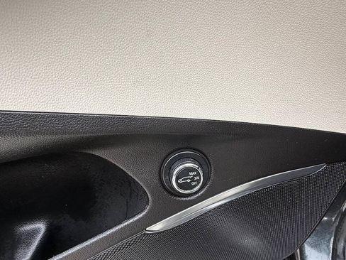 Used 2019 Buick Enclave Essence FWD image 36