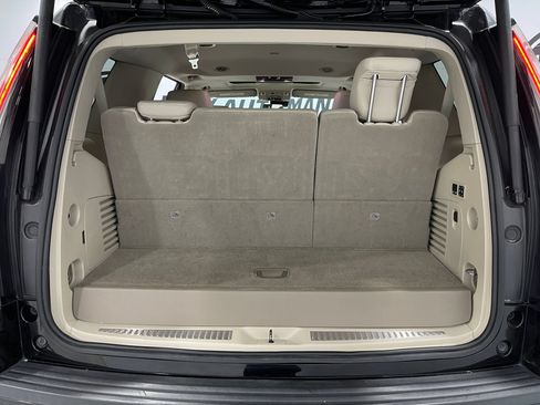 Used 2020 Cadillac Escalade Premium Luxury AWD/4WD image 25
