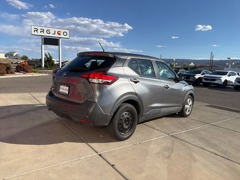 Used 2020 Nissan Kicks S FWD image 5