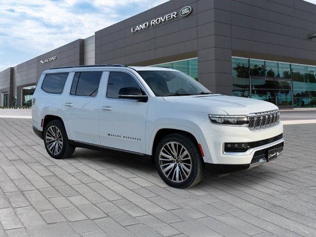 Used 2023 Jeep Grand Wagoneer Series III AWD/4WD image 7