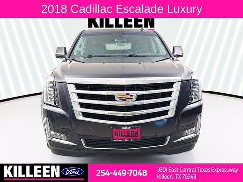 Used 2018 Cadillac Escalade Luxury AWD/4WD image 2