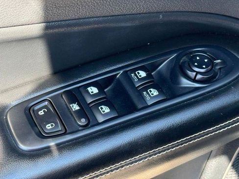 Used 2021 Jeep Compass Latitude FWD image 9