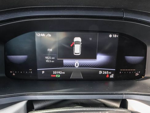 Certified 2022 Volkswagen Taos SE w/ IQ.Drive SE Package image 22