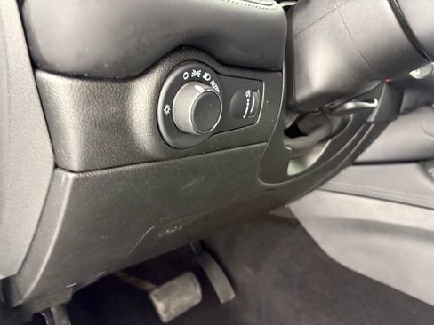 Used 2024 Dodge Durango SXT RWD image 16