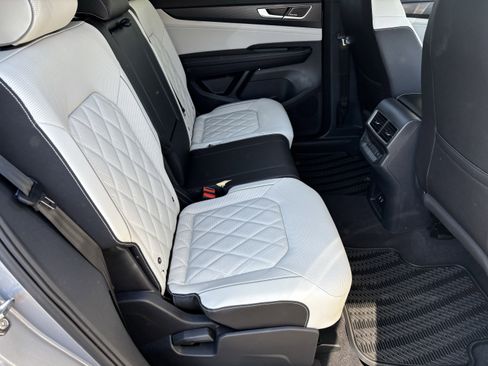 New 2026 Volkswagen Atlas Cross Sport SEL Premium R-Line image 10