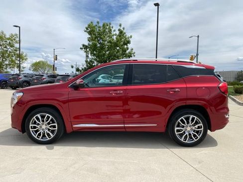 Used 2024 GMC Terrain Denali w/ Denali Premium Package AWD/4WD image 2
