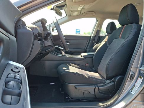 Certified 2023 Nissan Sentra SR w/ Electronics Package FWD image 13