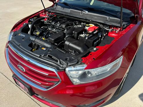 Used 2013 Ford Taurus Limited FWD image 11