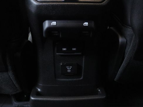 Used 2024 Jeep Wrangler Unlimited Sahara w/ Technology Group AWD/4WD image 28