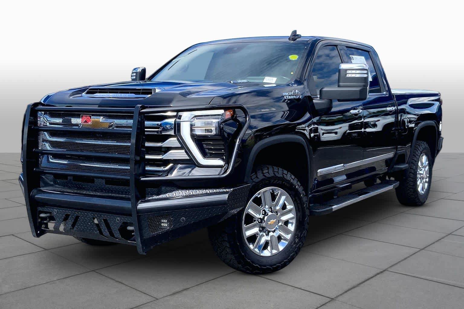 Used 2024 Chevrolet Silverado 2500 High Country w/ Technology Package AWD/4WD image 2