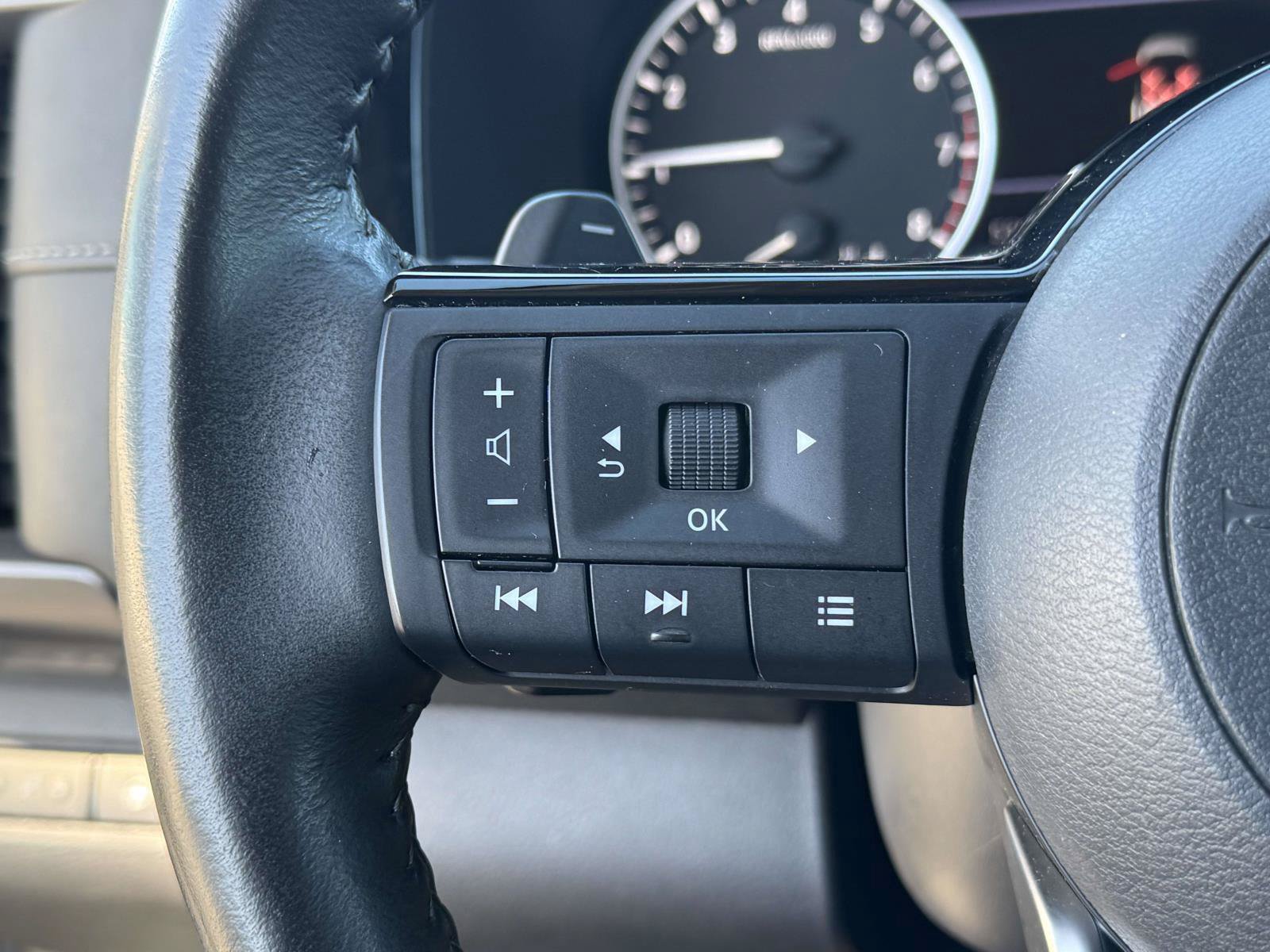 Used 2022 Nissan Pathfinder SL w/ SL Premium Package AWD/4WD image 24