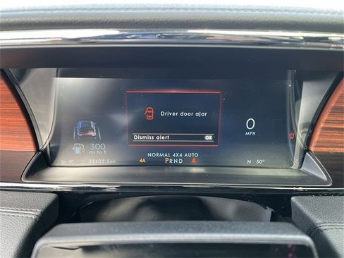 Used 2023 Lincoln Navigator L Reserve image 10