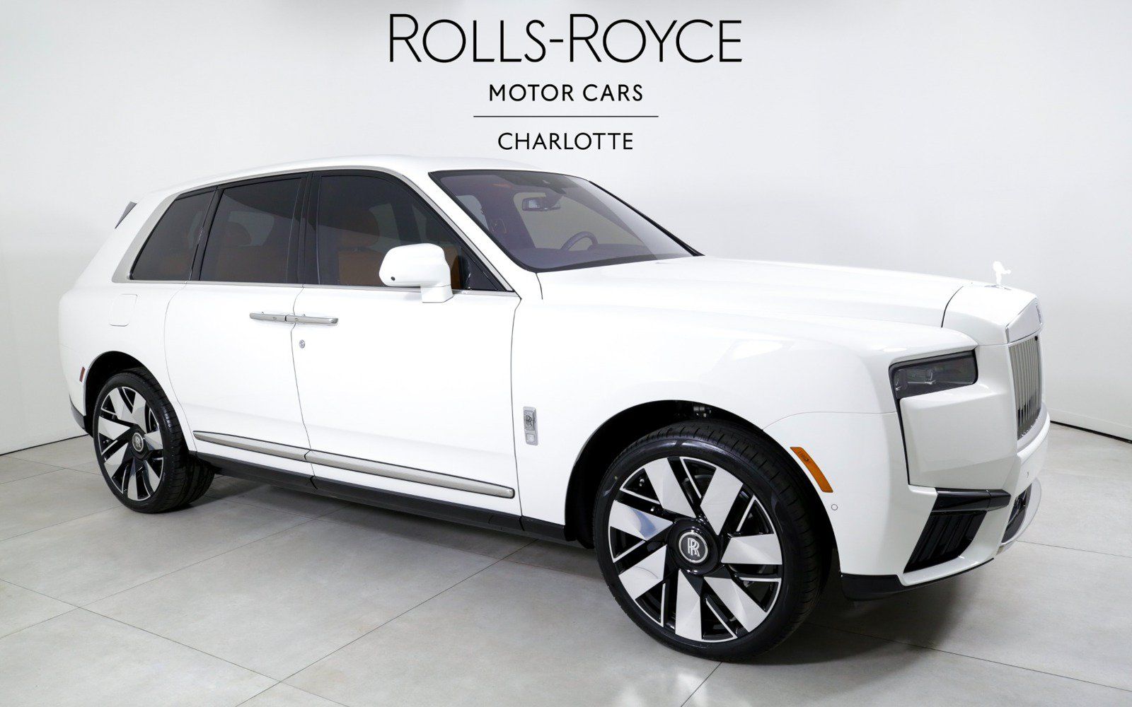 Used 2025 Rolls-Royce Cullinan AWD/4WD image 5