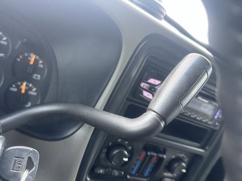 Used 2005 GMC Sierra 1500 SLE w/ Light Duty Power Package image 22