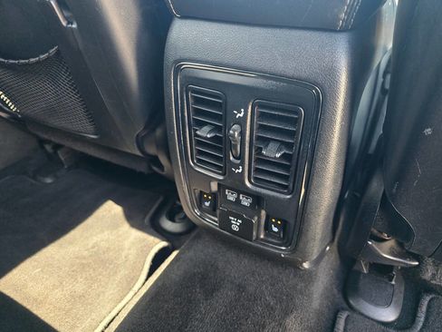 Used 2015 Jeep Grand Cherokee Limited image 29