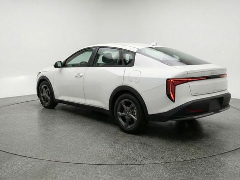 Used 2025 Kia K4 LXS image 6