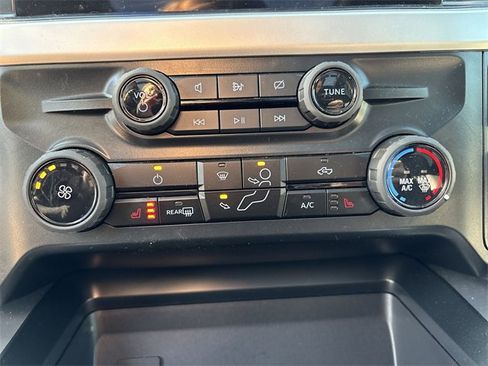 Used 2024 Ford F250 XLT w/ Black Appearance Package image 19