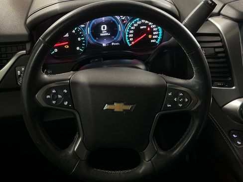 Used 2017 Chevrolet Suburban Premier RWD image 3