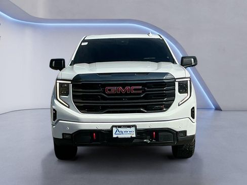 Used 2023 GMC Sierra 1500 AT4 w/ AT4 Premium Package AWD/4WD image 8