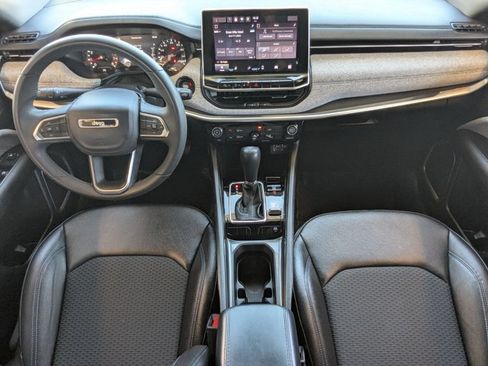 Used 2024 Jeep Compass Latitude AWD/4WD image 17