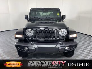 New 2025 Jeep Gladiator Sport video 2