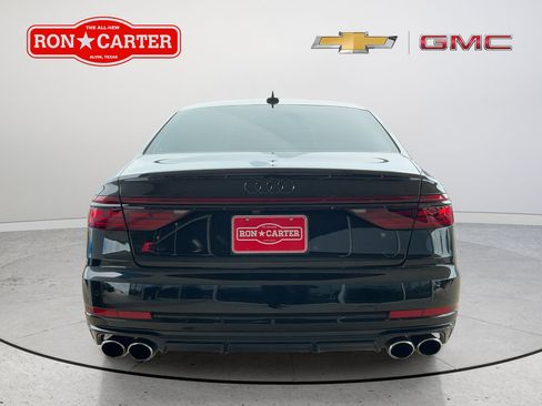 Used 2024 Audi S8 AWD/4WD image 5