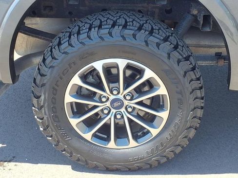 Used 2019 Ford F150 XLT w/ Equipment Group 302A Luxury AWD/4WD image 27