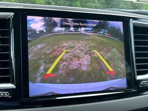 Used 2023 Chrysler Pacifica Touring-L FWD image 34