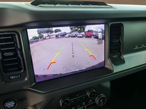 Used 2025 Ford Bronco Badlands w/ Sasquatch Package AWD/4WD image 17