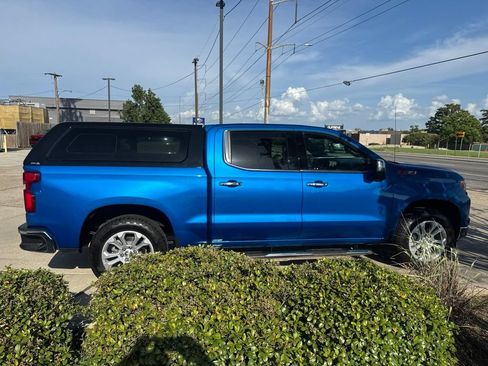 Used 2022 Chevrolet Silverado 1500 LTZ w/ LTZ Convenience Package II AWD/4WD image 8