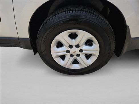 Used 2016 Chevrolet Traverse LS FWD image 9