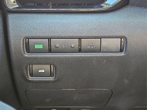 Used 2025 Nissan Sentra SV w/ All-Weather Package image 25