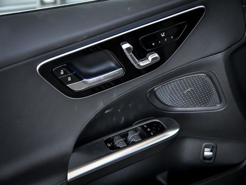 Certified 2025 Mercedes-Benz C 300 4MATIC Sedan image 10