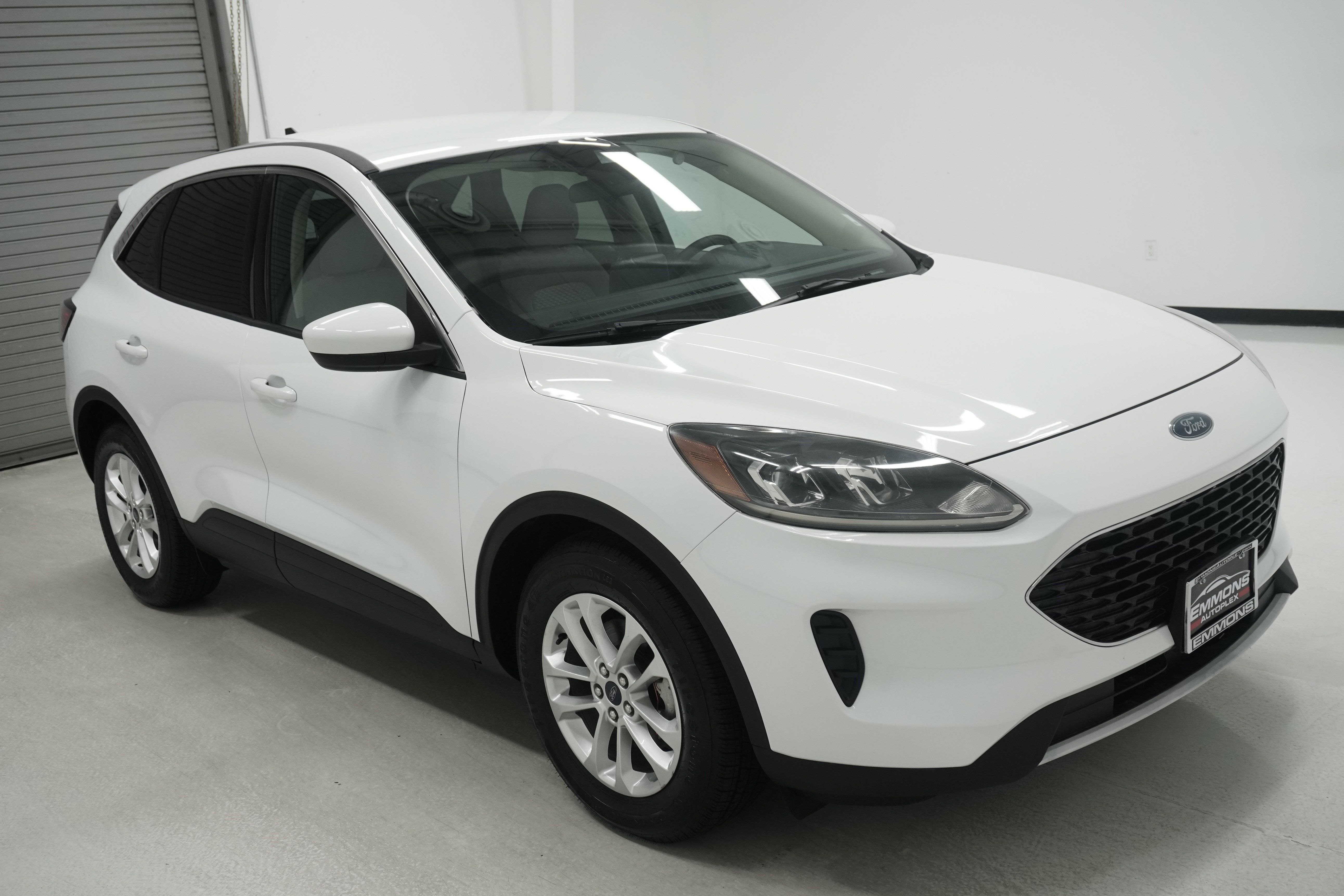 Used 2020 Ford Escape SE FWD image 3