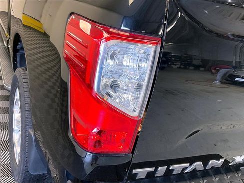 Used 2016 Nissan Titan SL image 24