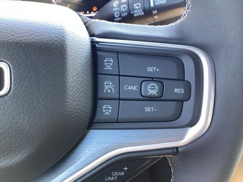 New 2026 Jeep Grand Wagoneer L Limited AWD/4WD image 33