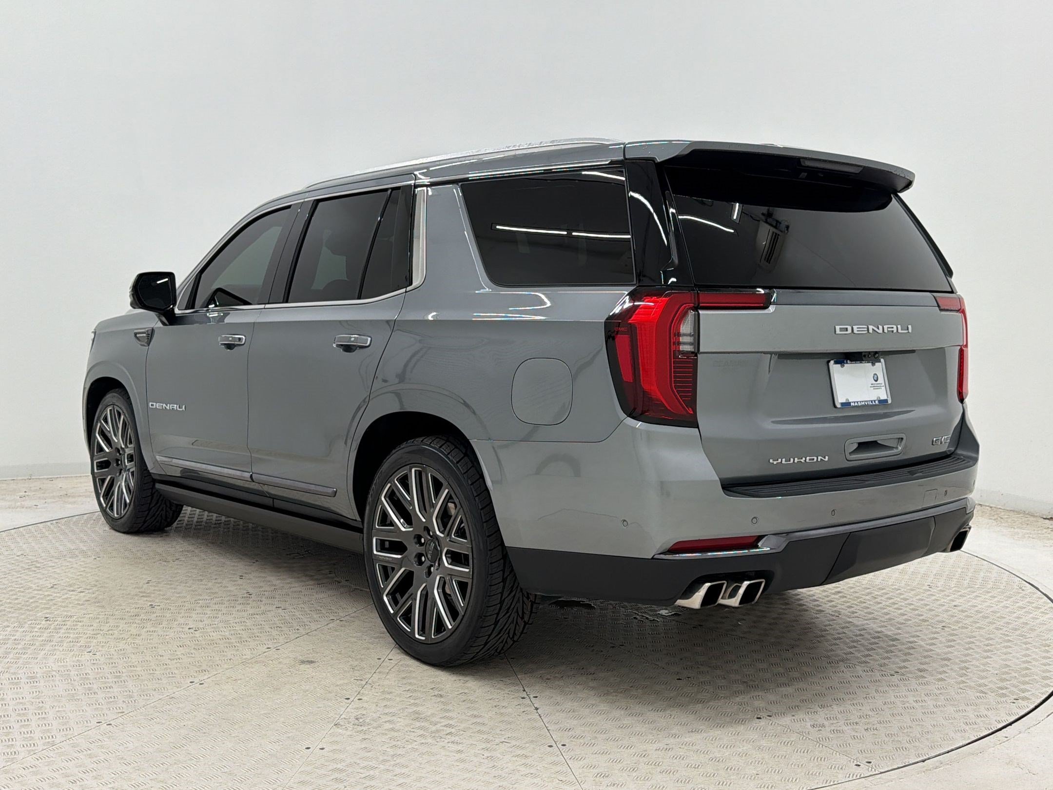 Used 2026 GMC Yukon Denali Ultimate AWD/4WD image 3