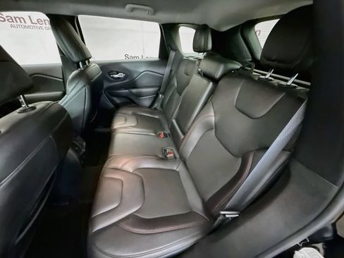 Used 2021 Jeep Cherokee Trailhawk w/ Comfort/Convenience Group AWD/4WD image 23