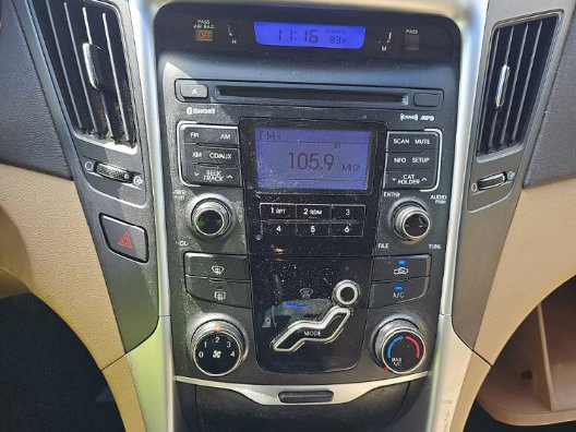 Used 2019 Chevrolet Trax LT w/ LT Convenience Package FWD image 7