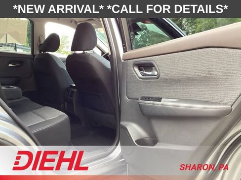 Used 2022 Nissan Rogue SV AWD/4WD image 13