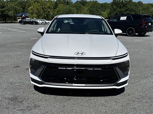 New 2025 Hyundai Sonata SE image 2